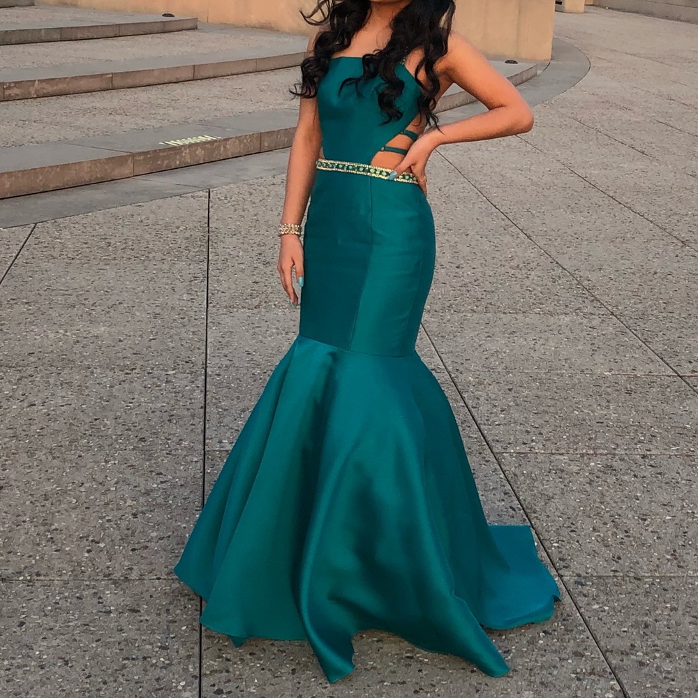 Prom Dress - Picture 2 of 7